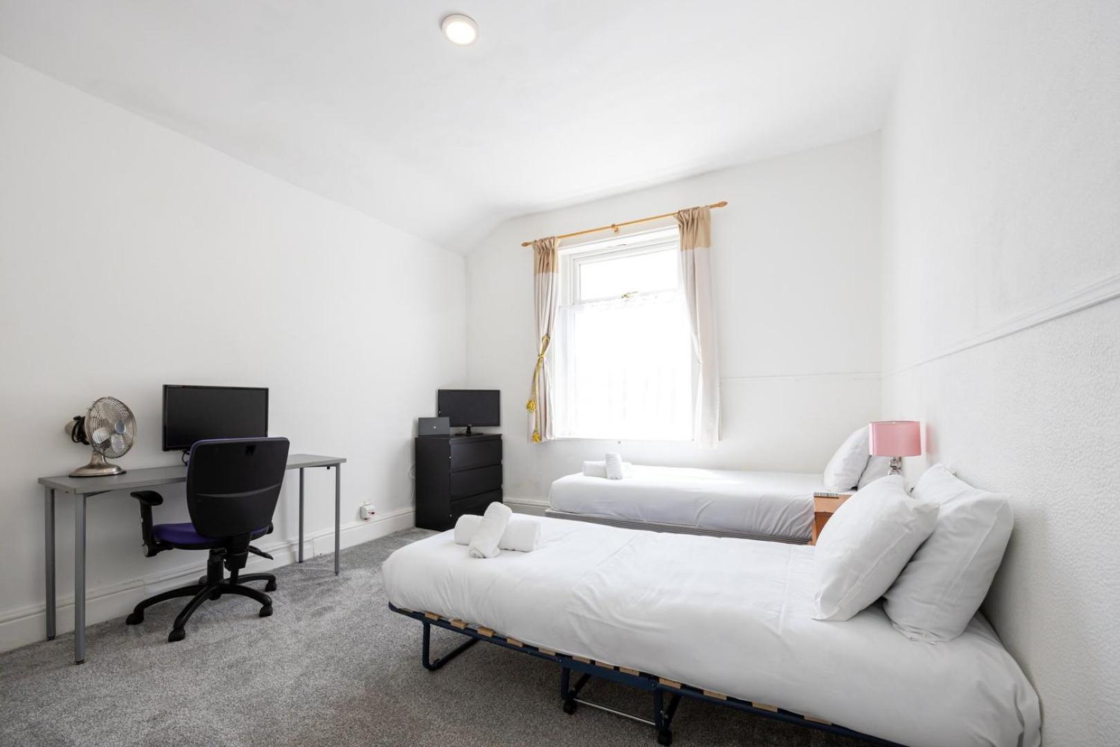 Guestready - Enchanting Life In Gorse Hill Manchester Exteriér fotografie