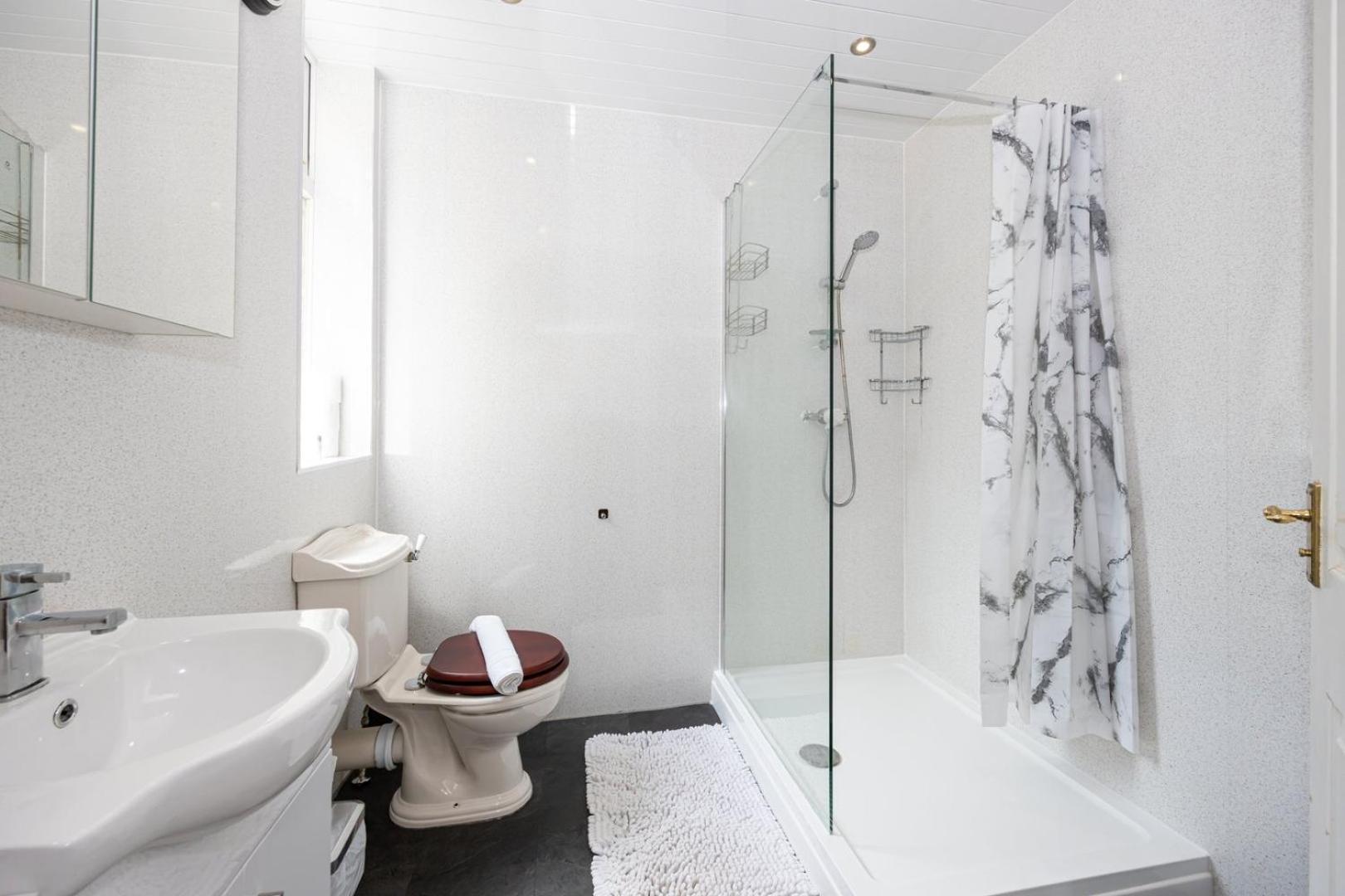 Guestready - Enchanting Life In Gorse Hill Manchester Exteriér fotografie