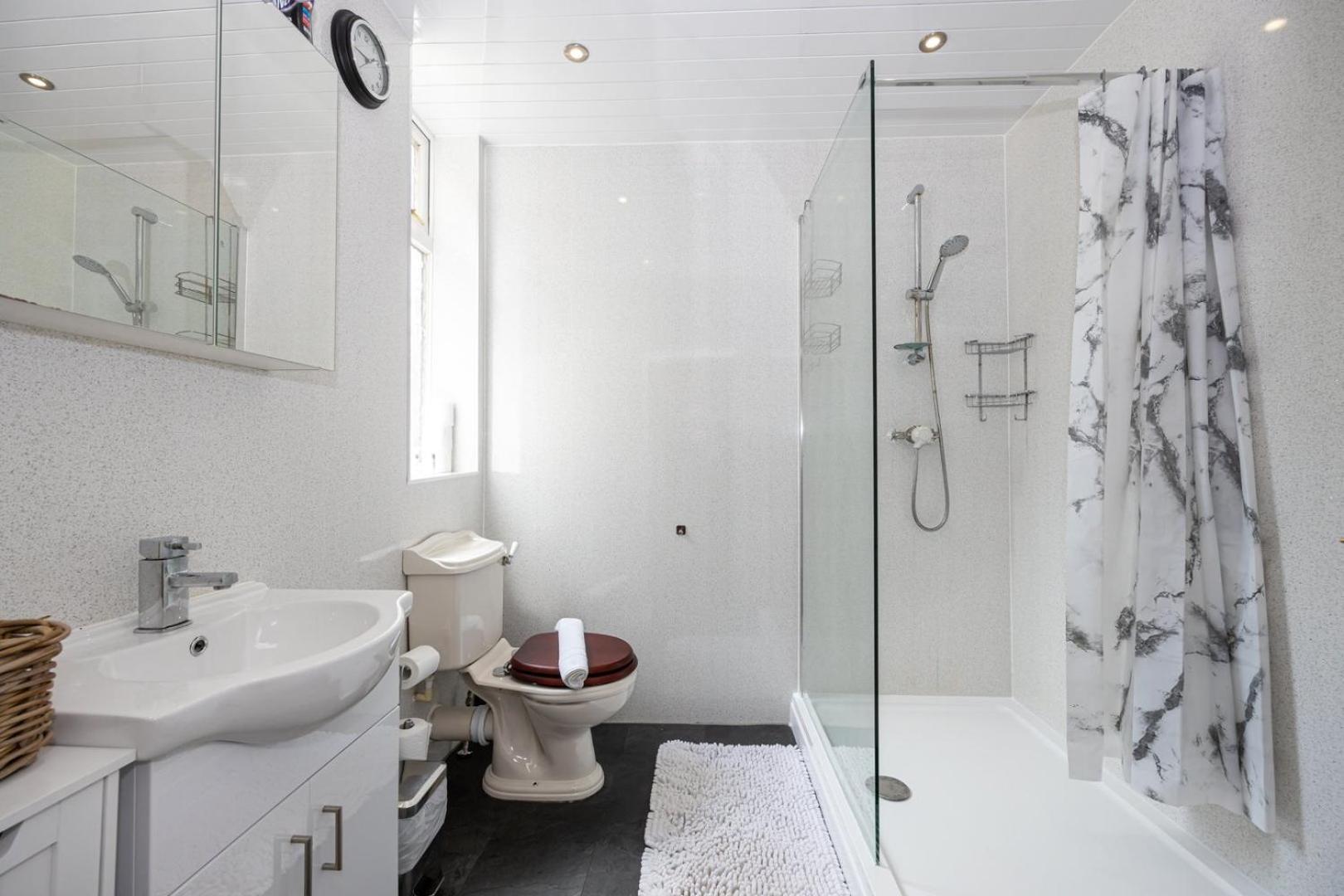 Guestready - Enchanting Life In Gorse Hill Manchester Exteriér fotografie