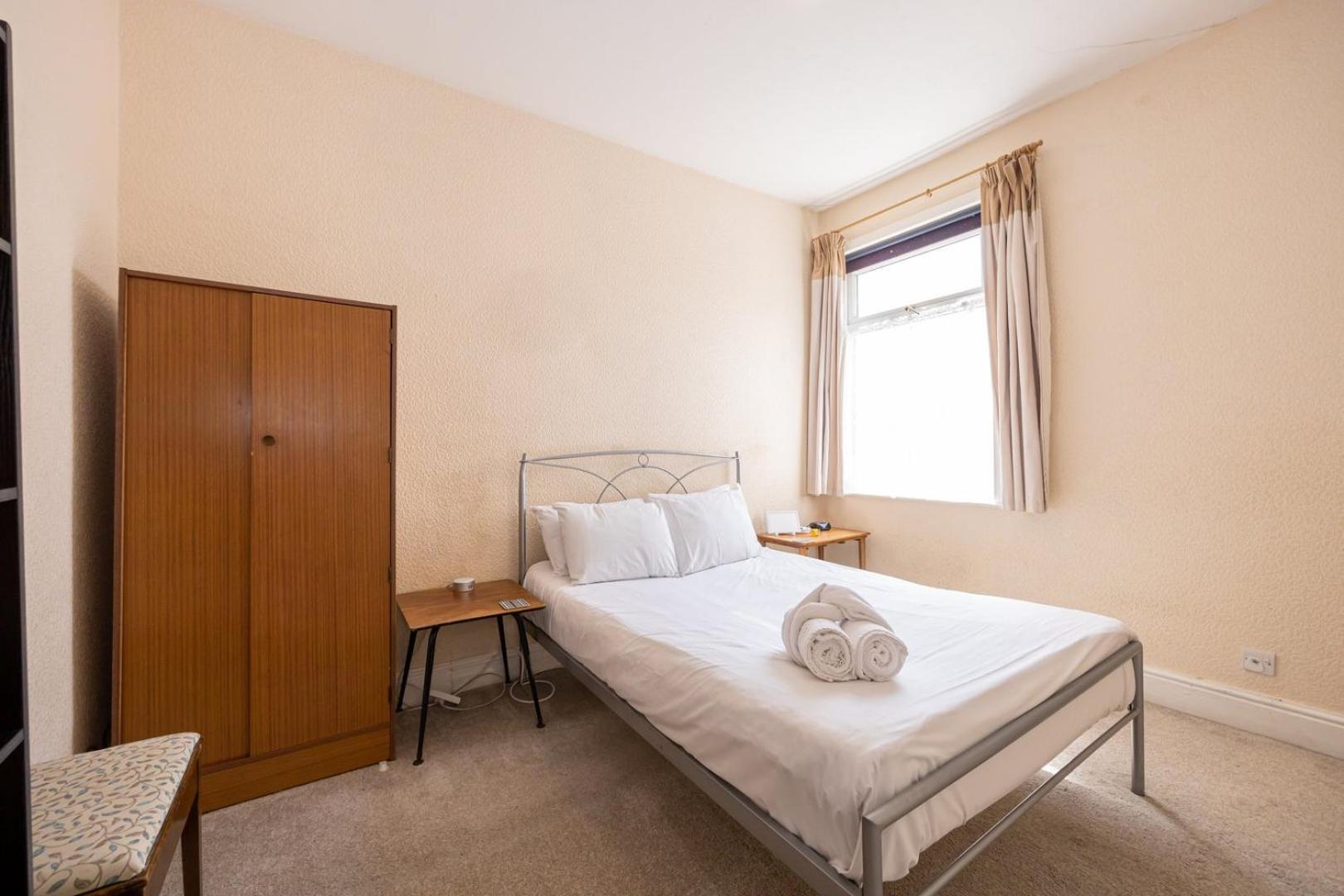 Guestready - Enchanting Life In Gorse Hill Manchester Exteriér fotografie