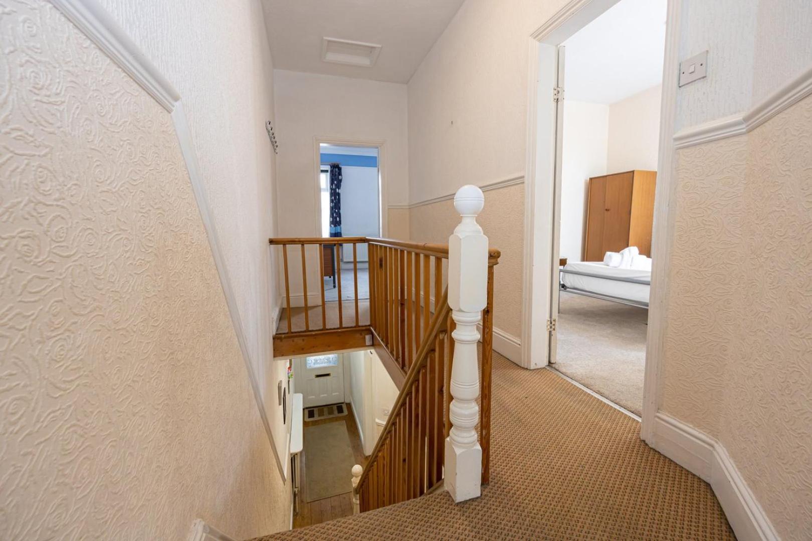 Guestready - Enchanting Life In Gorse Hill Manchester Exteriér fotografie