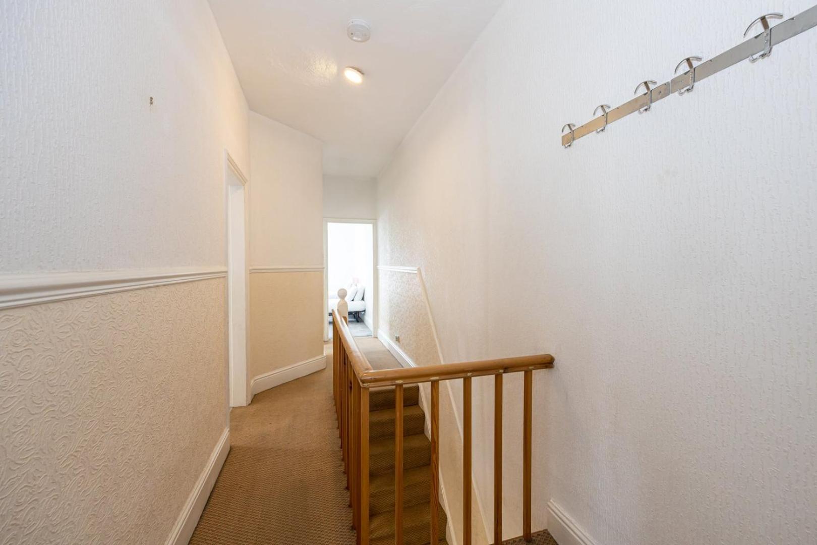 Guestready - Enchanting Life In Gorse Hill Manchester Exteriér fotografie